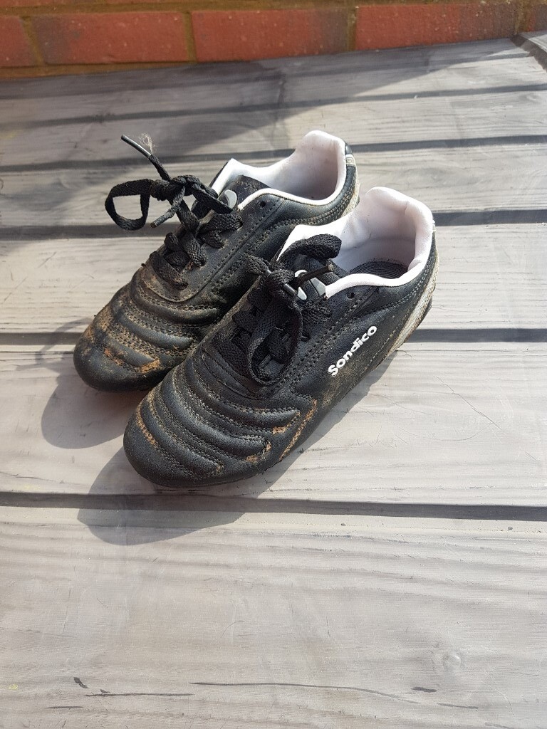 size 13 childrens football boots